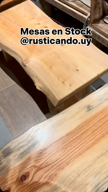 Mesas de comedor de madera maciza en el taller